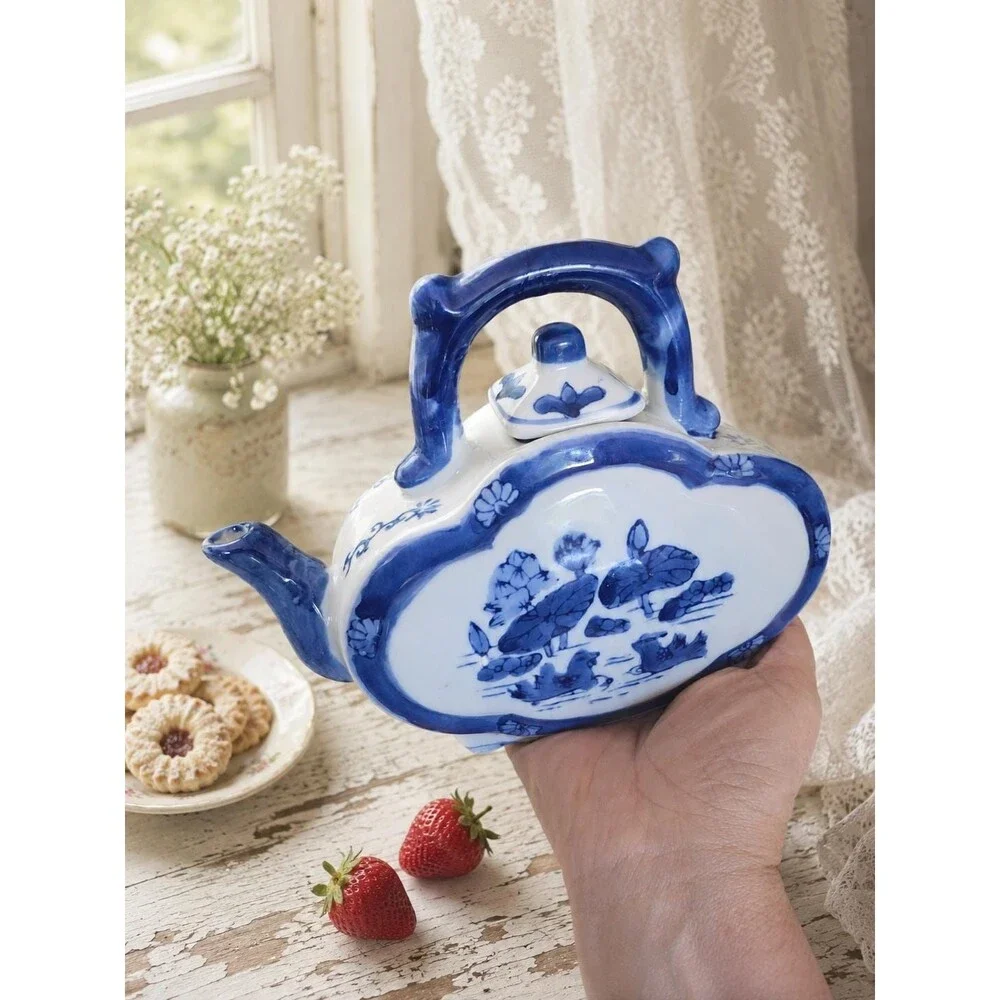 Unbranded charming vintage